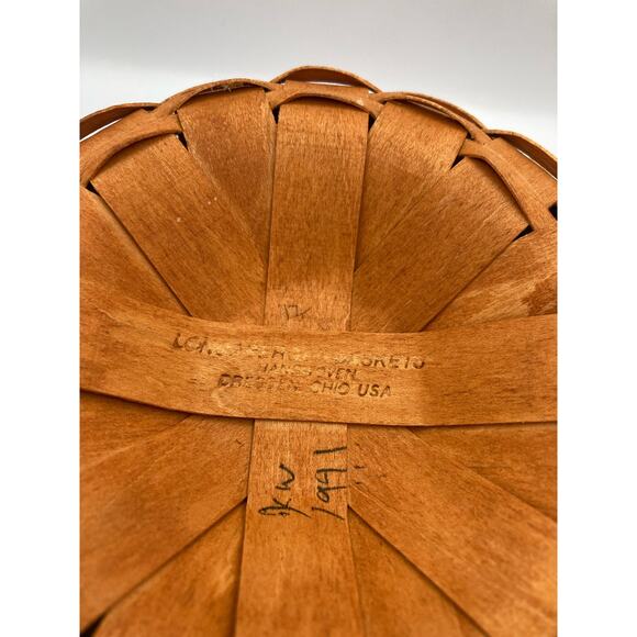 Longaberger 1991 Swinging Handle Round Basket 9" High with Handle 6.5" Wide - Picture 5 of 9